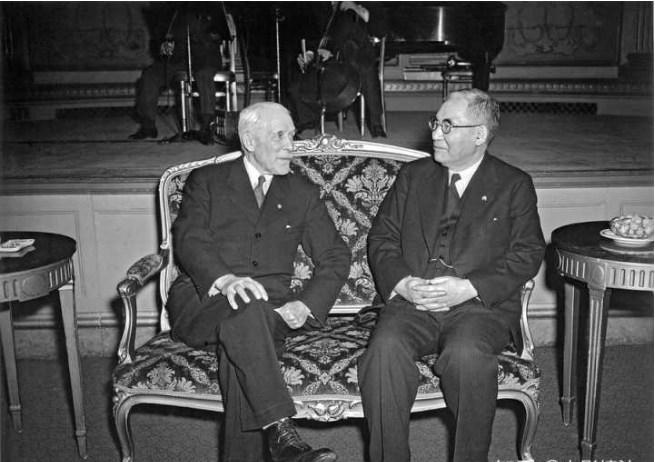 野村吉三郎生于1877年.