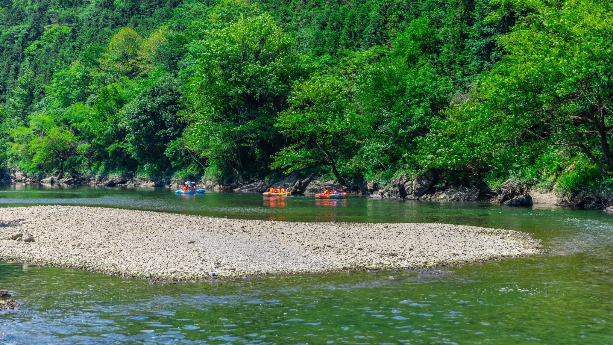 安徽石台怪潭漂流,还你17度的清凉一夏__凤凰网
