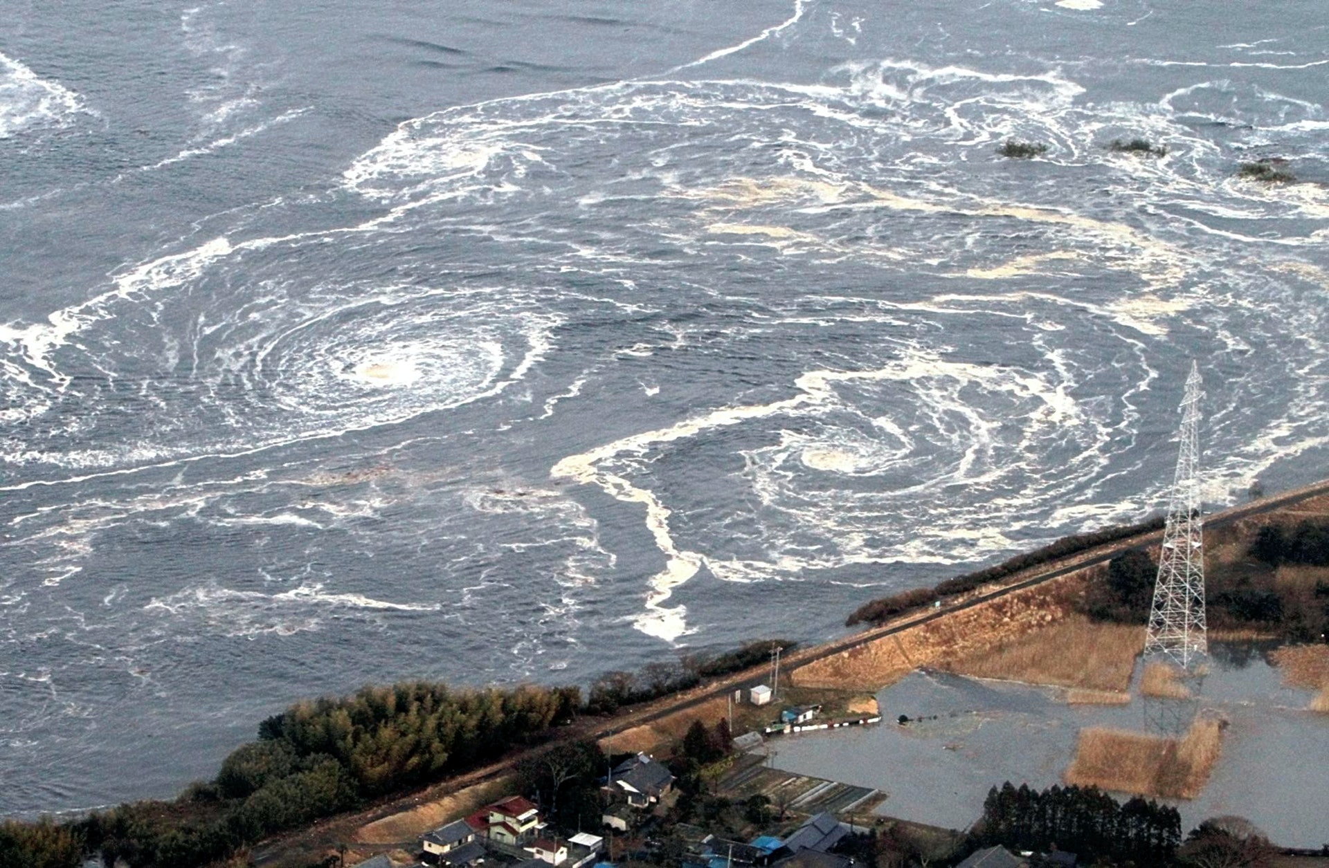 福岛核废水排海风高浪急:日本首相幕后做了2笔交易