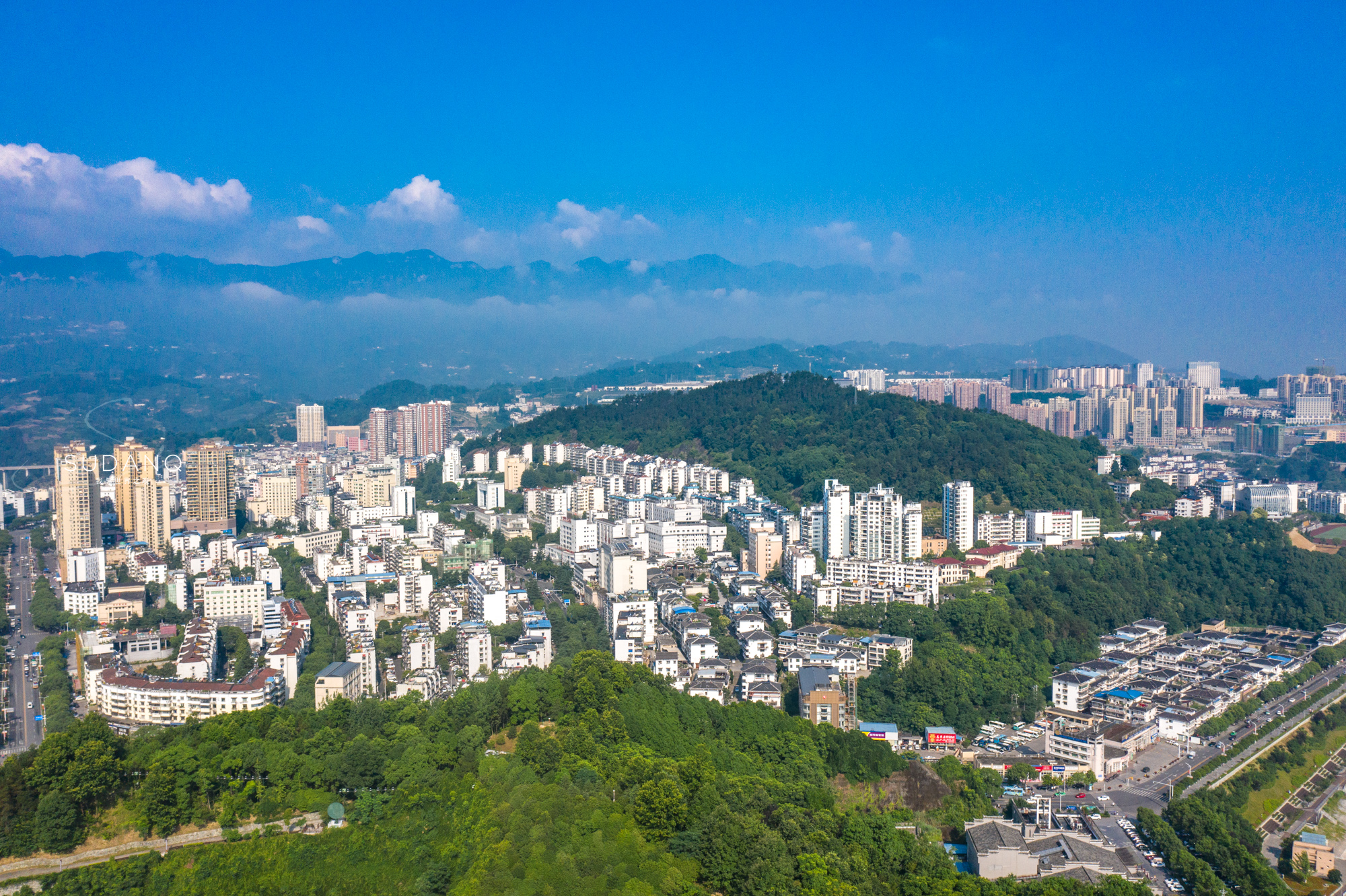 那么,秭归究竟有哪些美景不能错过,又有哪些地道风物一定要品尝呢?