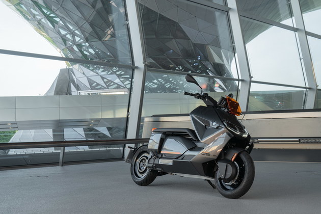 全新BMW CE 04摩托车发布 续航里程为130公里