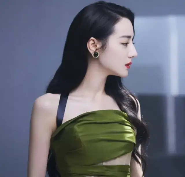 热巴为新戏瘦成"纸片人",被指难回颜值巅峰