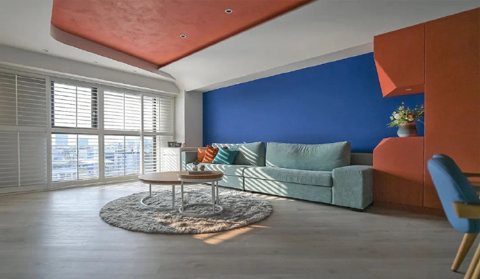 96㎡简约公寓 这样的撞色搭配很惊艳