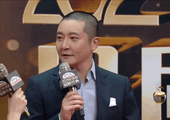 男明星的红毯秀也太像农村大舞台了吧