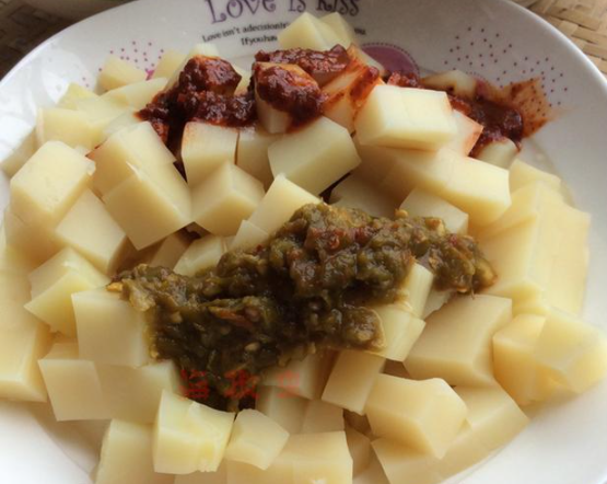 "米豆腐"是川,湘,黔,鄂地区著名的地方小吃,你吃过吗?