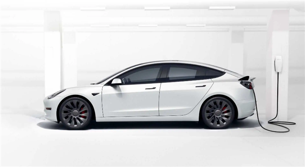特斯拉:磷酸铁锂Model 3每周需100%充电至少一次