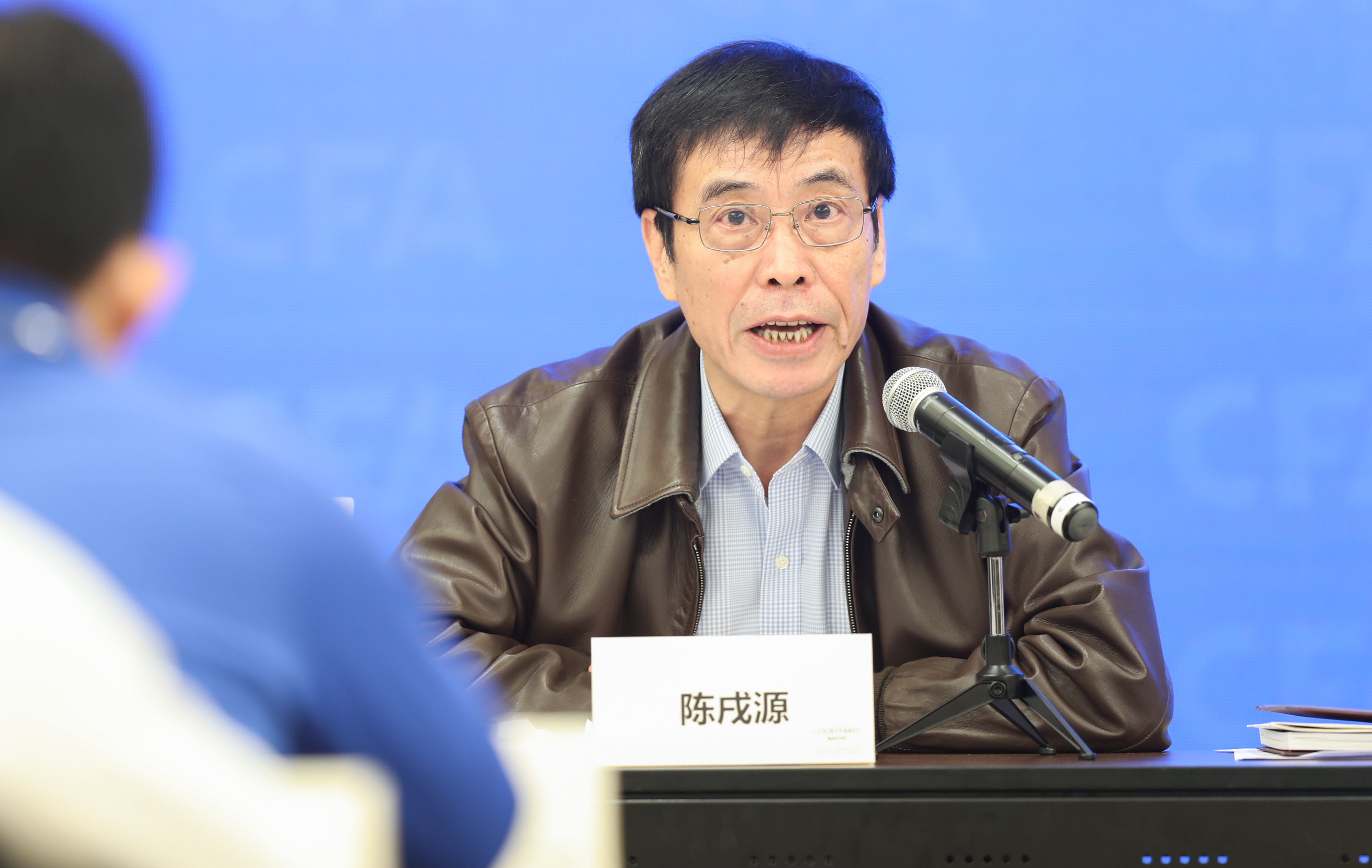 资料图：中国足协主席陈戌源在会议上讲话。新华社记者 丁汀 摄