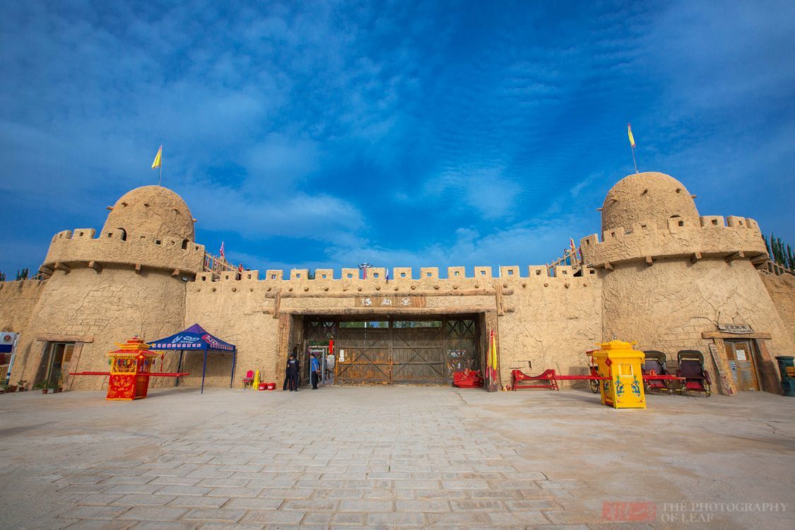 新疆荒漠中的土城堡,史料中没有任何记载,专家称其为"谜城"