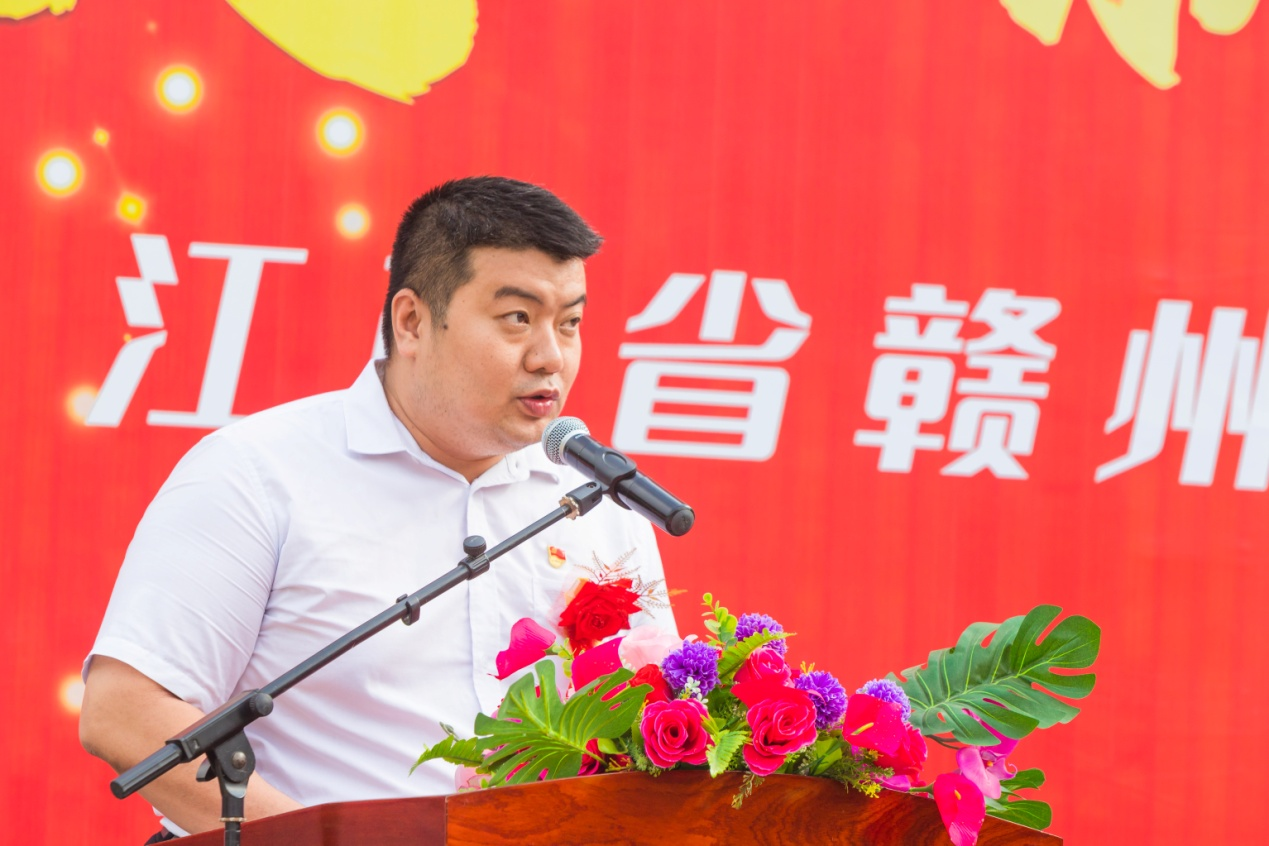 同方全球人寿开展"建 筑梦未来" 江西赣州定南县公益回访活动