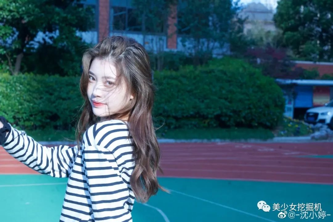 是你的小婷 23BA1BCE70687AEED9B02FC08FDDFCD41F32361E_size96_w1080_h720.jpeg