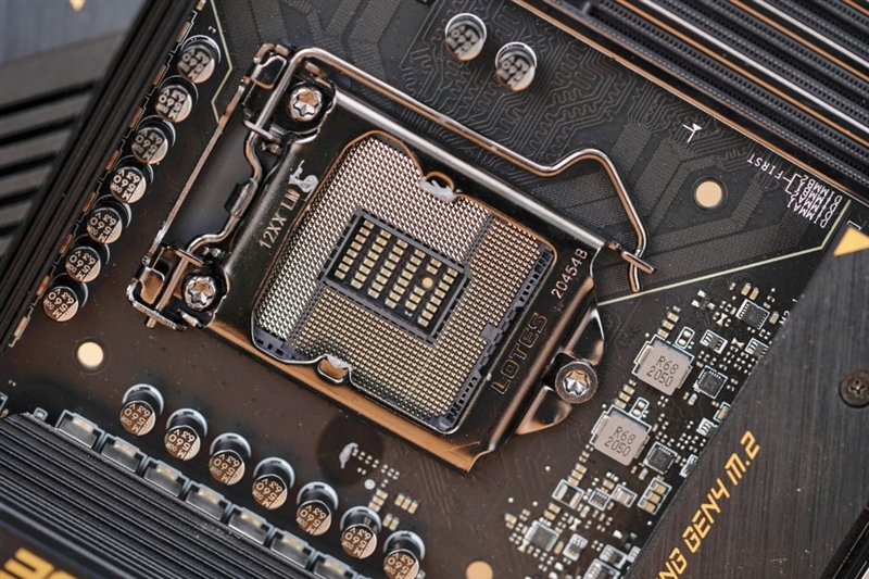 恐怖的战神主板!微星Z590 ACE套装评测:内存与CPU超频独步天下