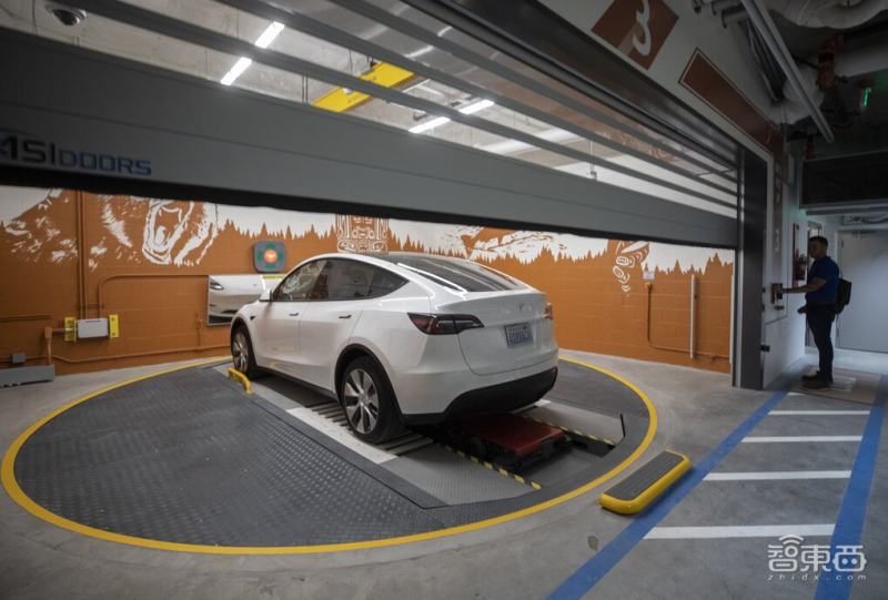 超牛机器人停车场 不用排长队找车位 费用减半车位翻倍 天天新闻 甜甜新闻