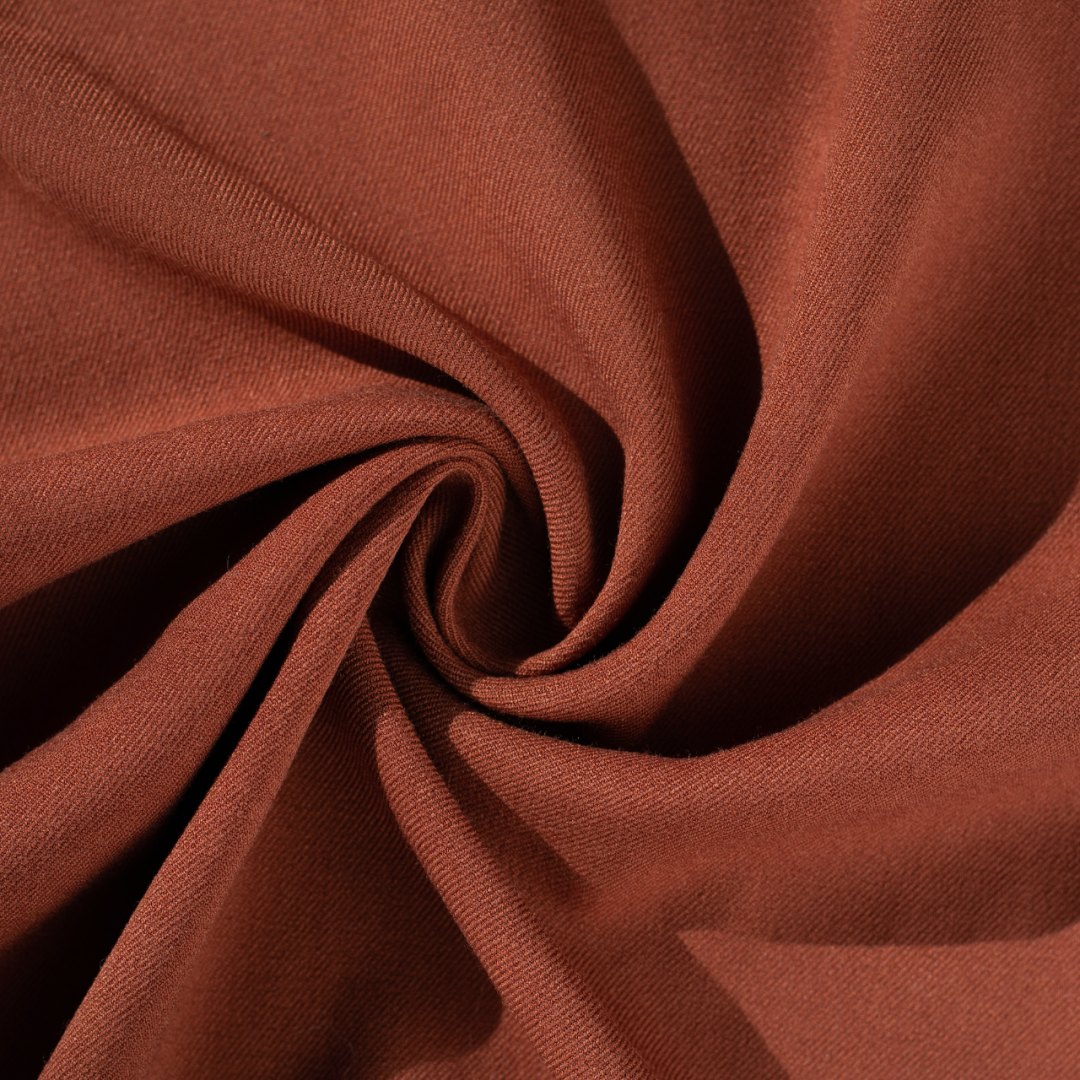 这种毛型混纺织物,能够很好地表现出织物 平整光洁,毛型感强等特点