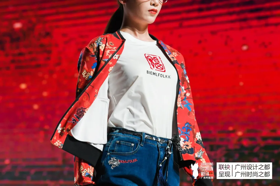 2021广东时装周(春季)秀场直击——比音勒芬×国潮联名系列发布