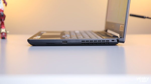 华硕天选2游戏本评测:NVIDIA GeForce RTX 3070+AMD锐龙7 5800H加持的