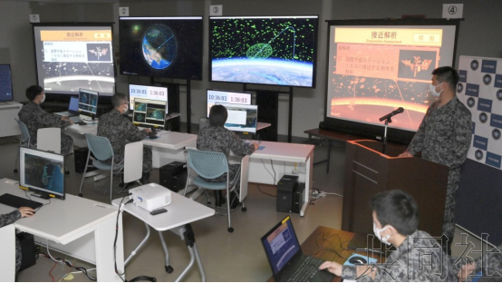 11月30日，日本航空自卫队“宇宙作战队”向媒体展示了训练。（共同社）