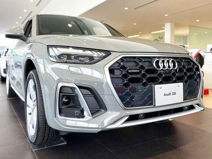 上海车展亮相奥迪新款q5到店实拍全系搭20t四驱