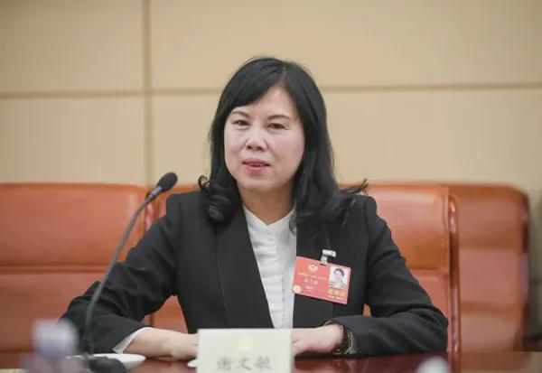谢文敏委员在两会(图源:法制日报)