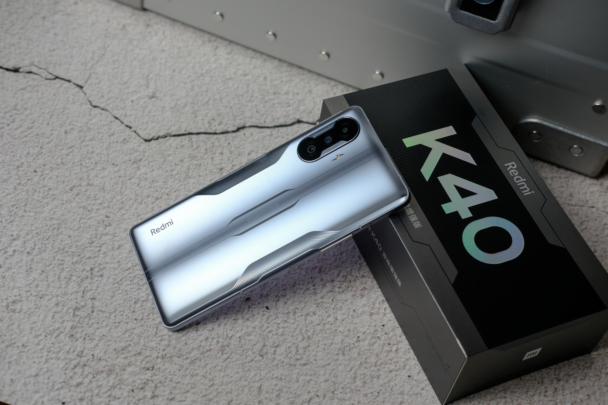 redmik40游戏版真机上手体验天玑120067w快充仅1999元