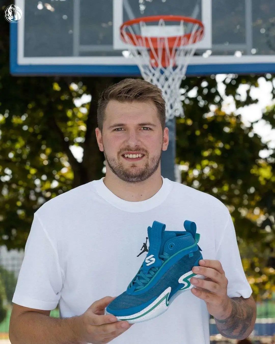 休赛期jordan brand调整了东契奇的个人logo,大家期待的大戏似乎要