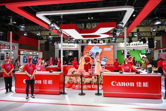 P&E 2021 佳能展台EOS R系统和RF镜头是主角