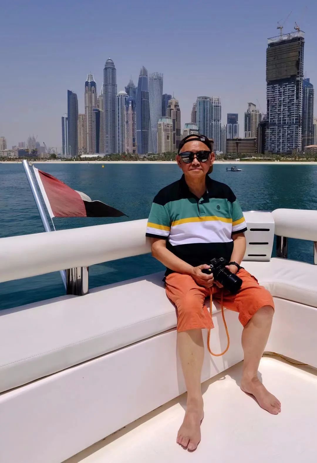 最酷的重庆老人,30年前就拍下了最红的「重庆之夜」