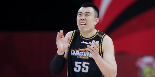 韩德君妻子发文回怼极端球迷:他为家乡付出了很多