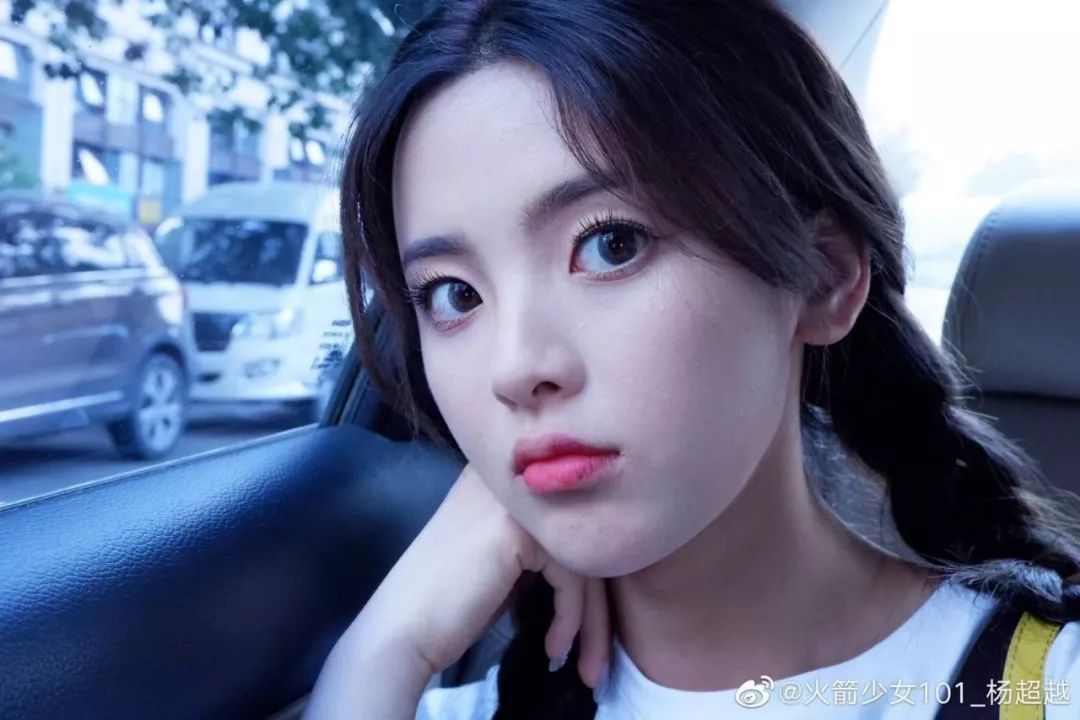 脸蛋儿优秀的杨超越是漫画少女没错了