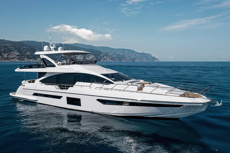 3300超大马力阿兹慕grande25metri豪华游艇