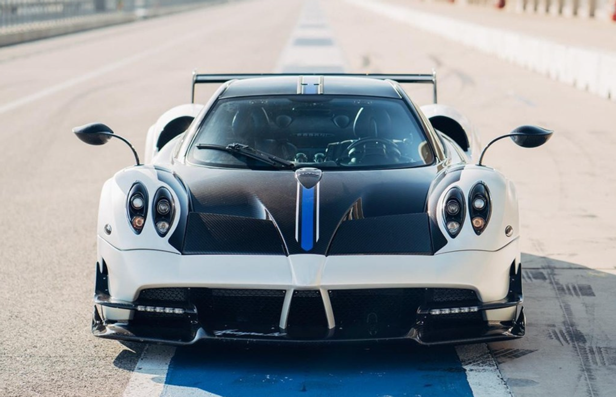 帕加尼发布Huayra R最新预告图 车身轮廓清晰可见__凤凰网