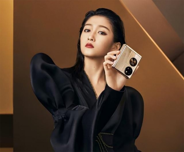 华为新品p50 pocket折叠手机及其代言人关晓彤01杀出重围 跨界时尚
