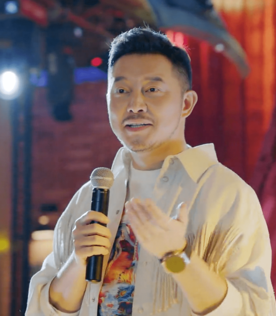 剧中柯雷的女儿王小咪,兴趣爱好也是说脱口秀.