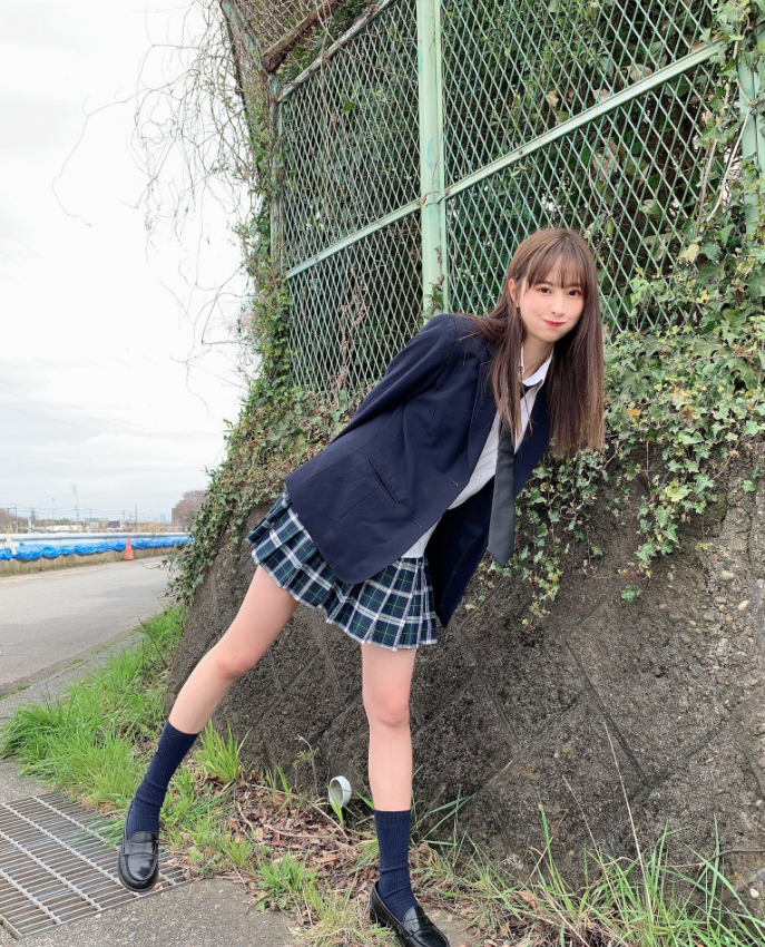 据说,不止在日本,在国内,jk制服也稳坐某宝十大商品的首位.