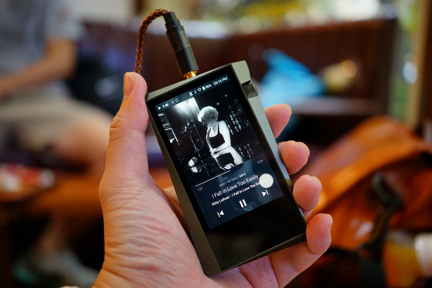 艾利和sr15橄榄绿评测:时尚与复古的hifi体验!__凤凰网