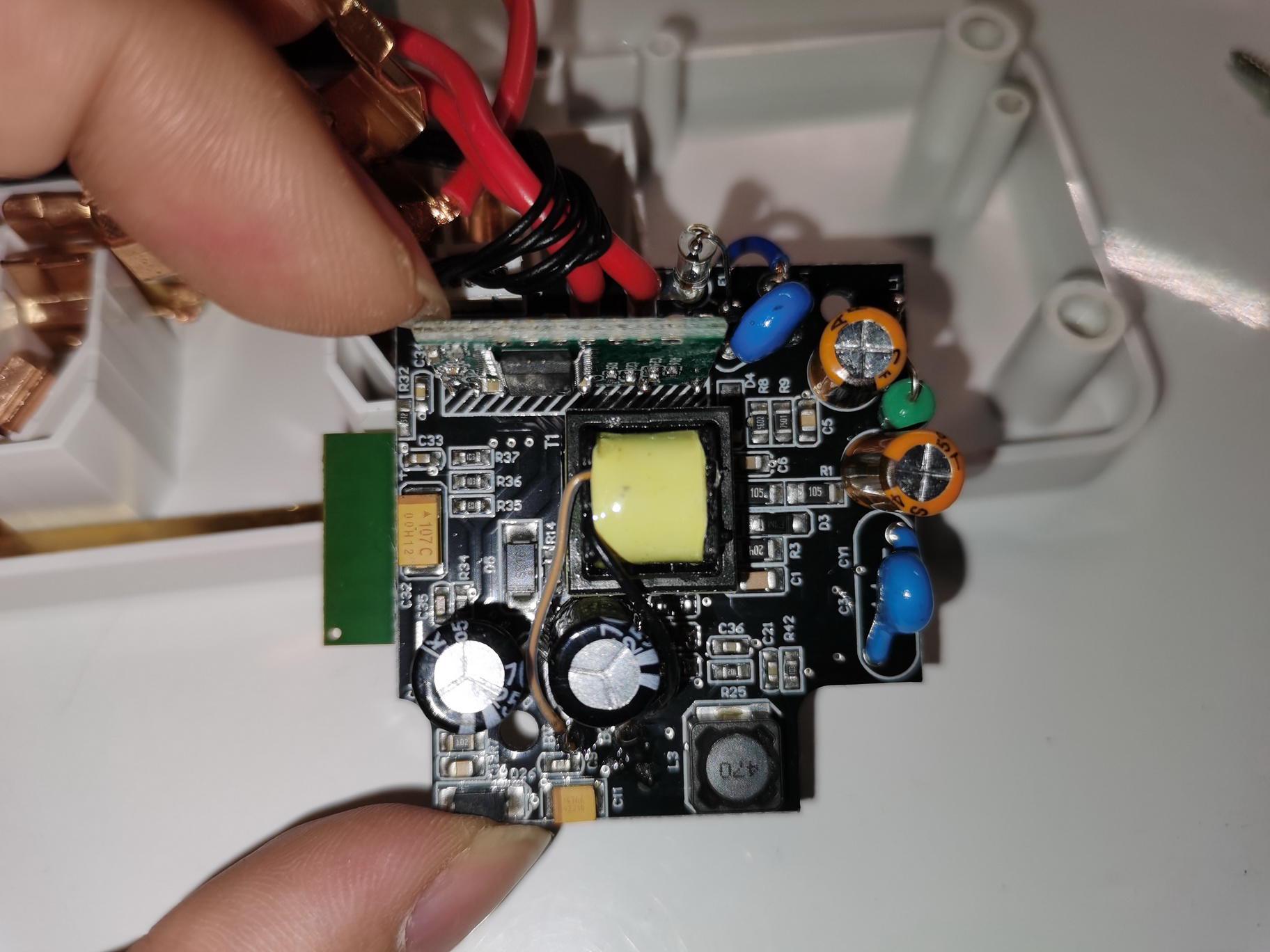 智能插座的大表哥:向日葵智能插线板p1拆解小测