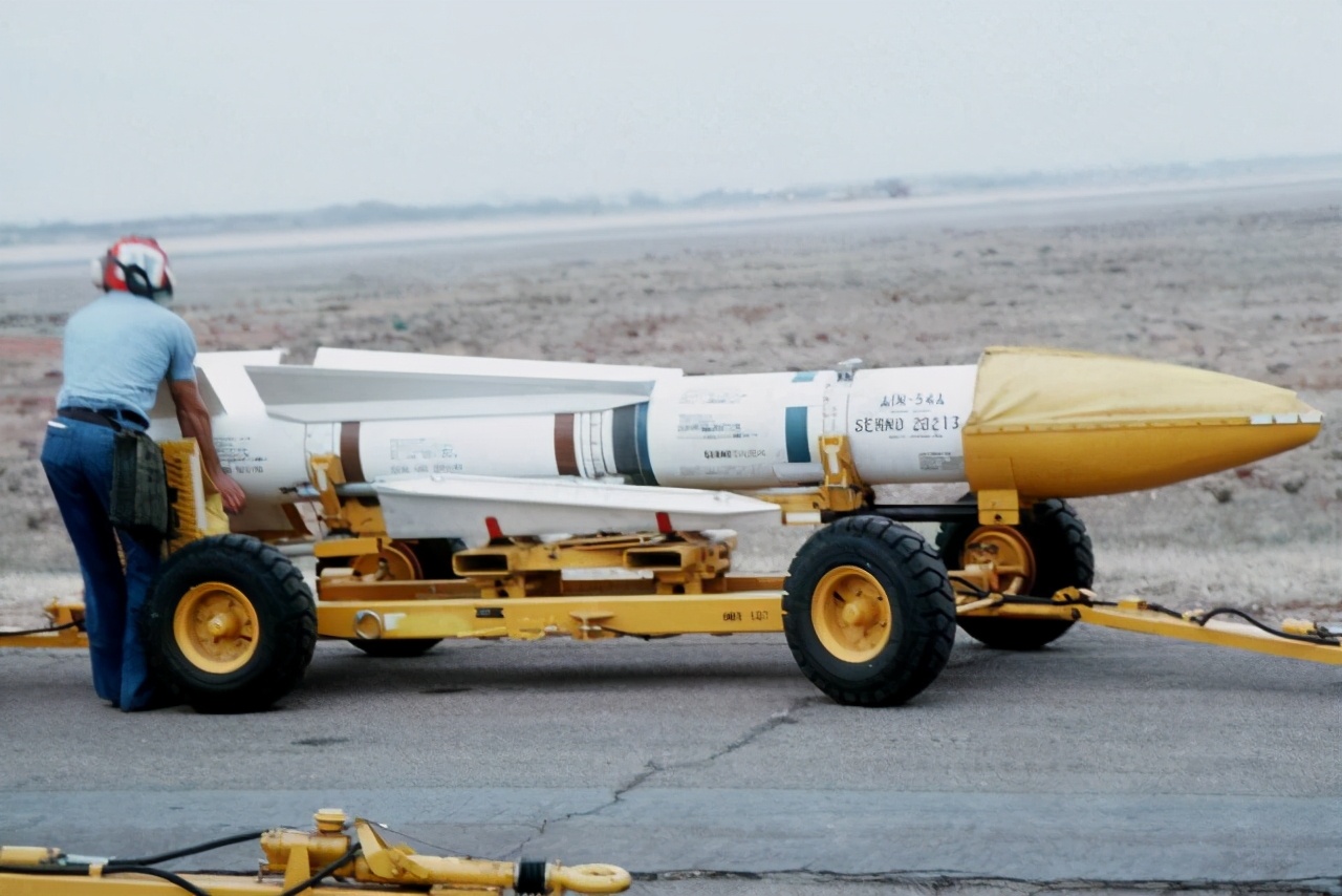 aim-54"不死鸟"空空导弹