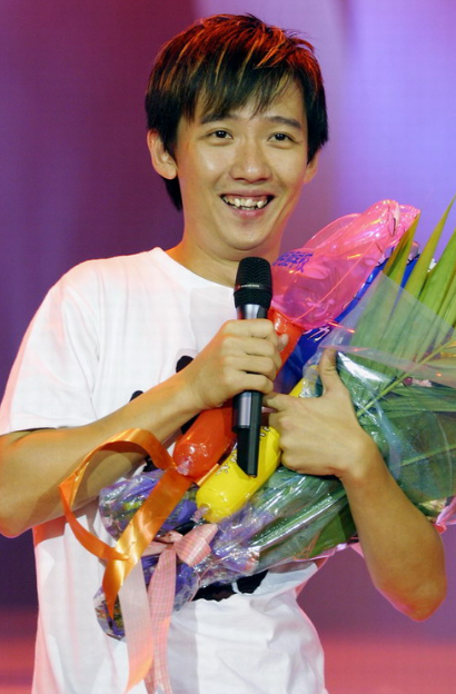 阿牛曾经火爆后来还当导演 , 与任贤齐合作还上过春晚!