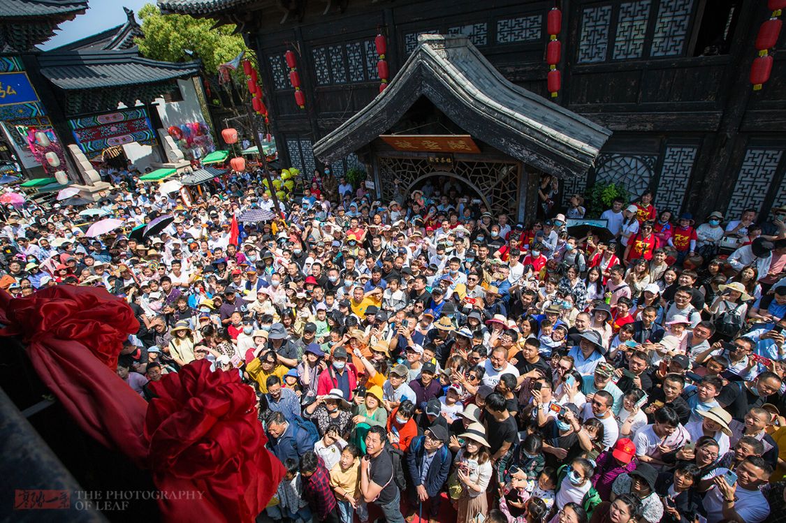 宁波一景区两天挤进8万人,那真叫人山人海__凤凰网