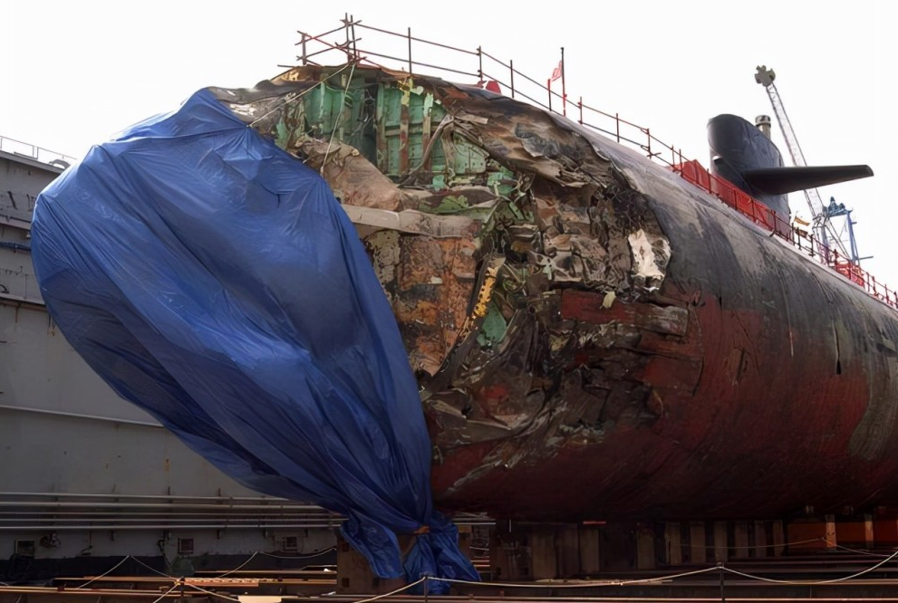2005年,美国海军旧金山号攻击型核潜艇发生撞击事故,导致90多名艇员