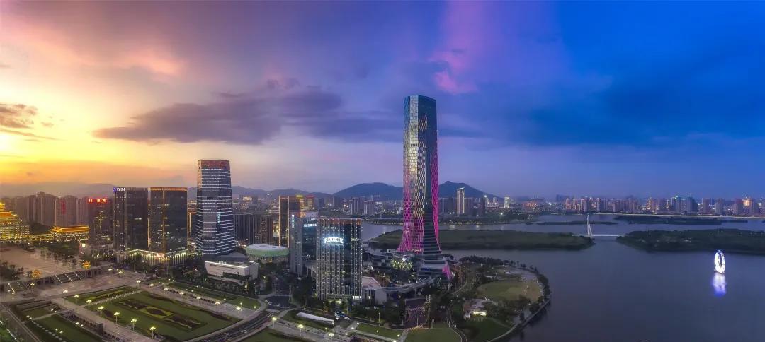 厦门国贸新增230亿借款 940亿债务压顶风