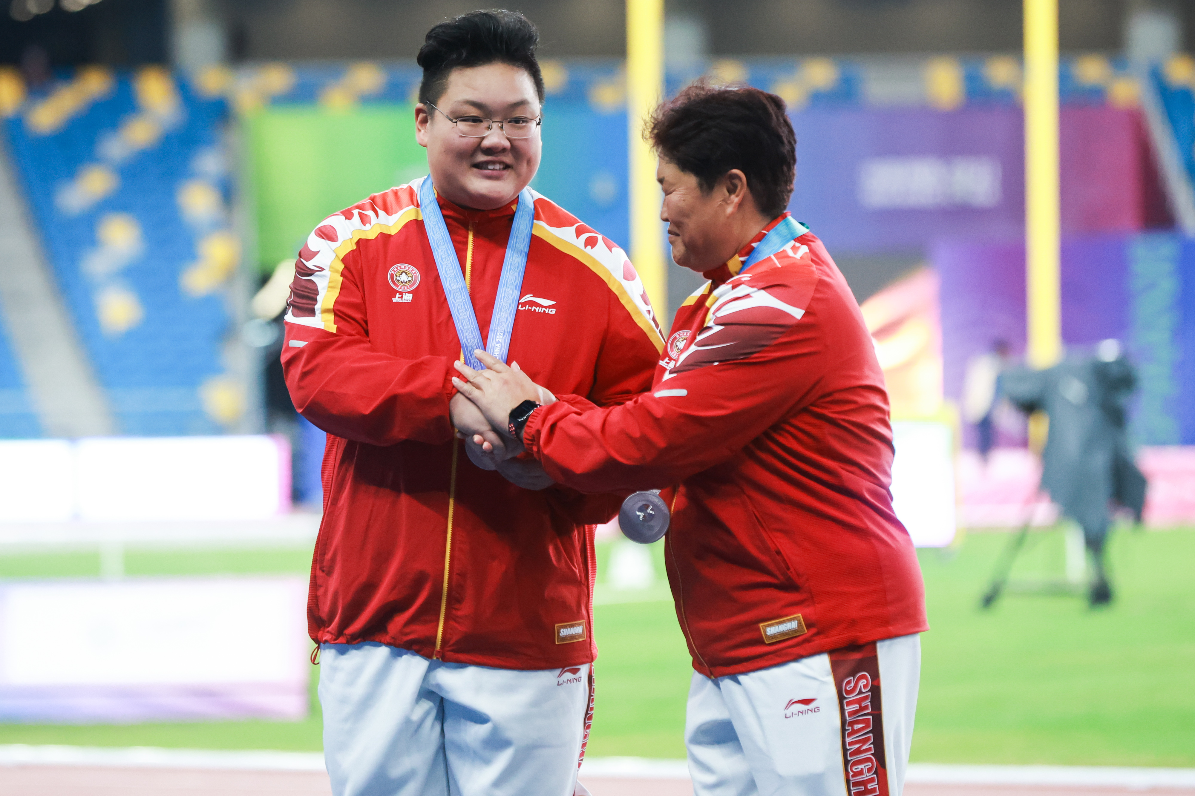 上海小将宋佳媛拿下银牌。