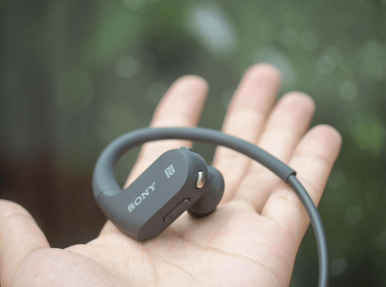 2. 索尼nw-ws623运动耳机