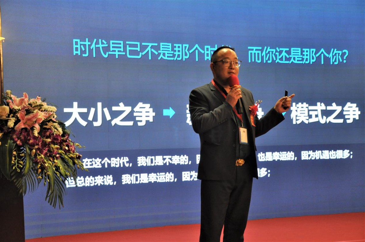 (上图)双鱼座大数据中心与易成优选签订战略合作协议(上图)全国营销