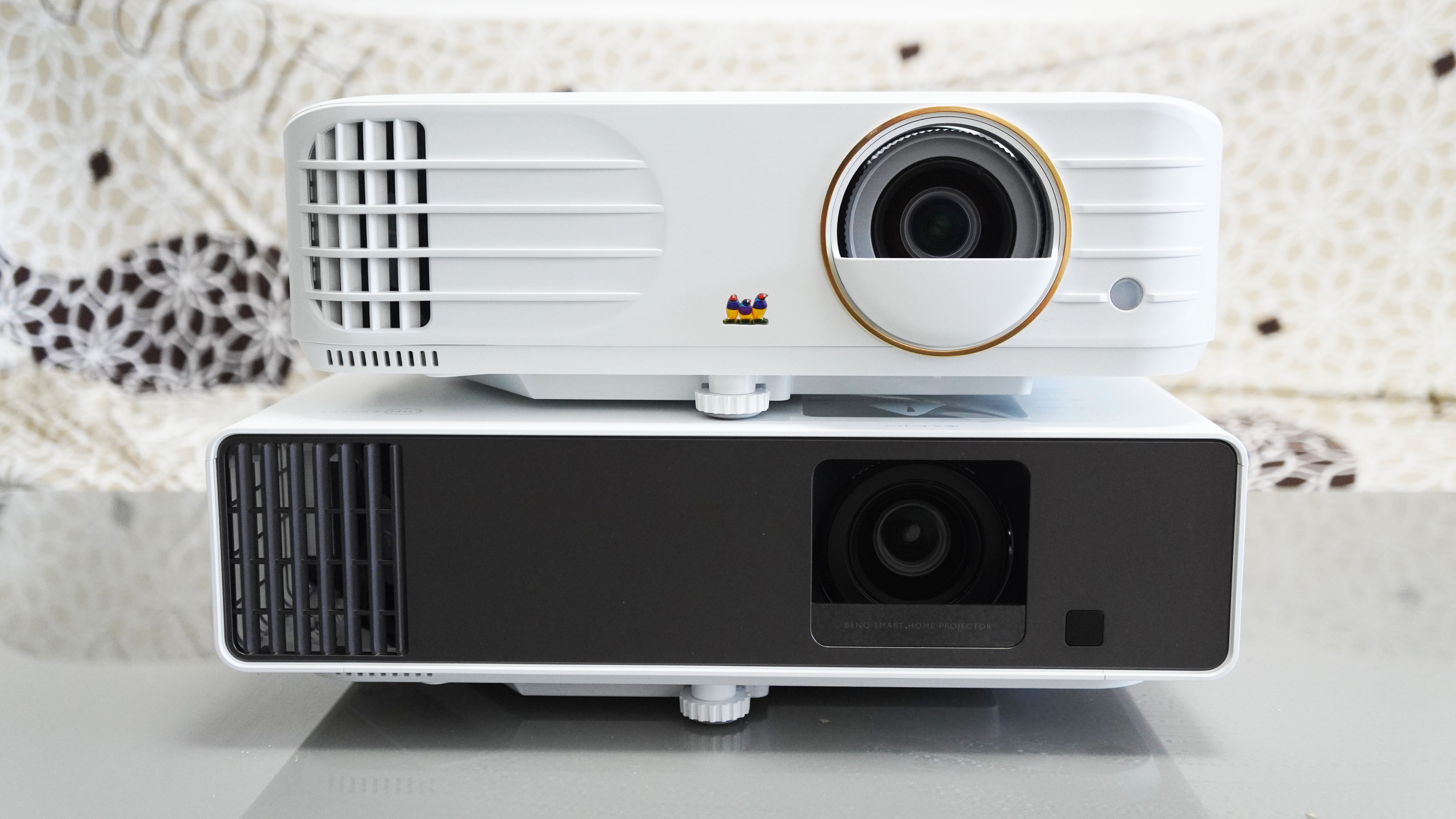 价格相近,选4k投影优派px701-4k pro还是1080p投影明基i750__凤凰网