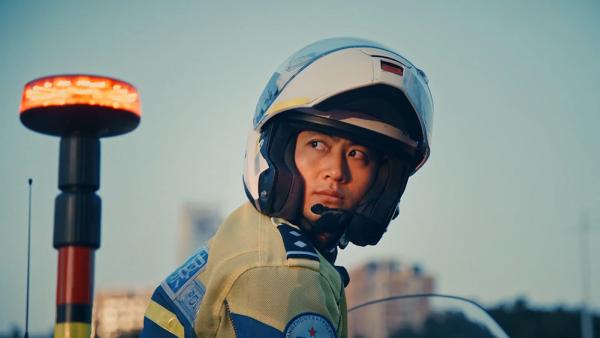 致敬劳动者：在路上的他们