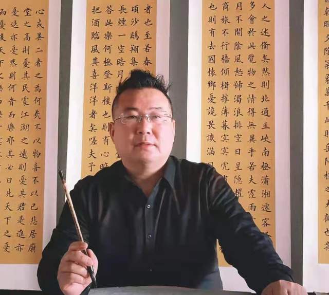 国礼档案——张成义作品展览__凤凰网