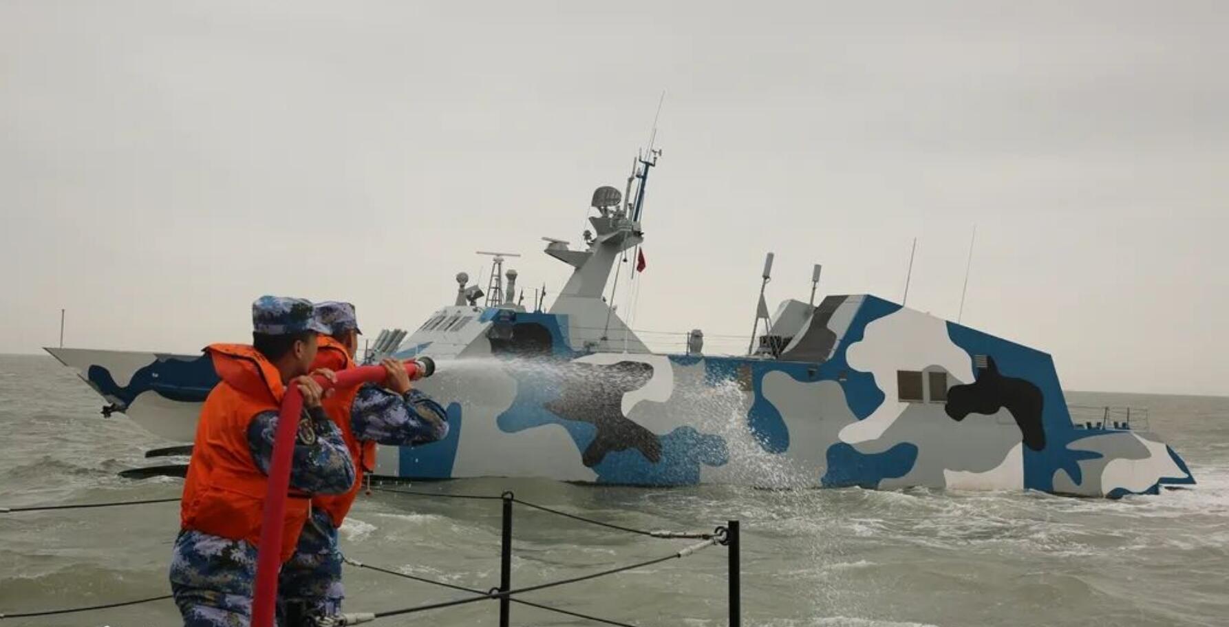 022型隐身导弹艇再度现身!劈波斩浪驰骋东海,强悍战力不减当年