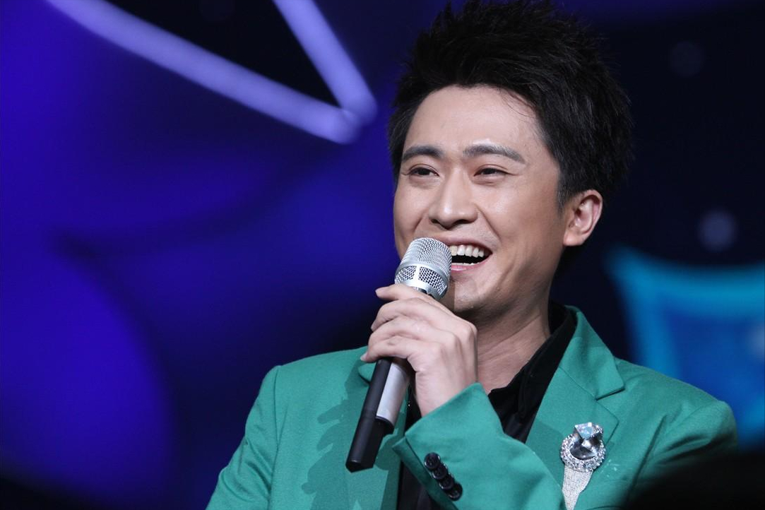 揭秘春晚新主持人张韬主持跨年晚会走红帅得观众不愿换台