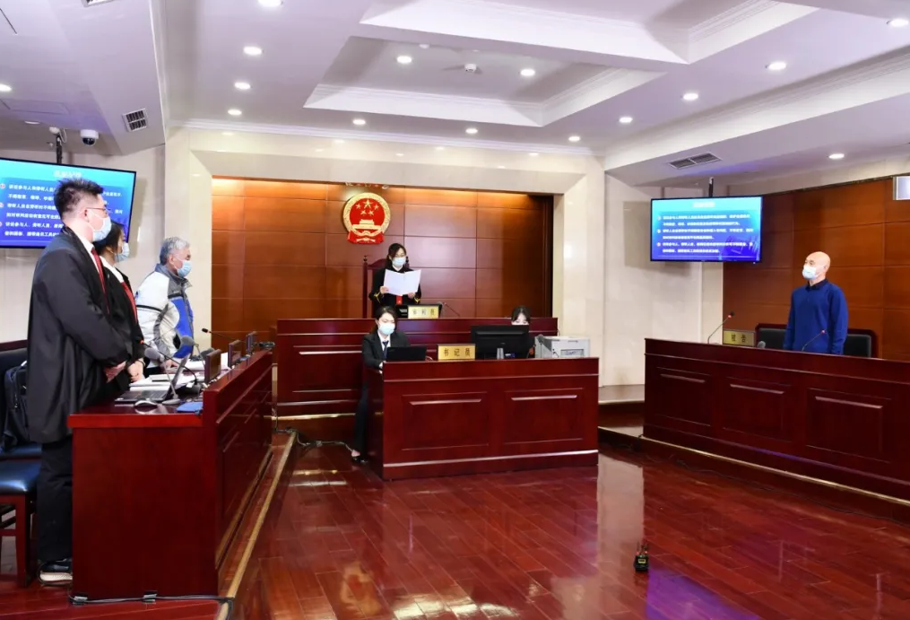 《民法典》北京首案：打羽毛球伤到眼后索赔球友，法院为何以“自甘冒险”规则驳回