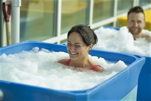 特别大的运动量训练后若有条件的,可以来个短的"冰浴".